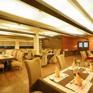 Hotel Super Townhouse Mookkannoor Tourist, Angamali